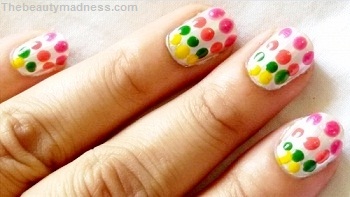 polka design nail art