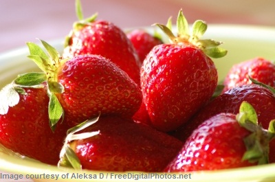 calorie less fruits strawberry