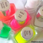 sparkling_neon_flower_nails