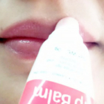 moisturize_lips