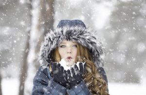 9 Awesome Winter Hair Care Tips For Men & Women