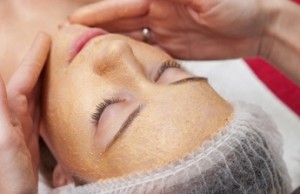 12 Fastest Ways To Get Glowing Face in Minutes