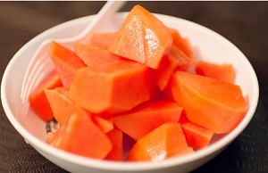 10 Tips to Use Papaya For Face, Hair, Body, Weight Loss & Flat Belly